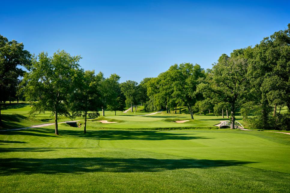 olympia-fields-country-club-south-second-hole-3535